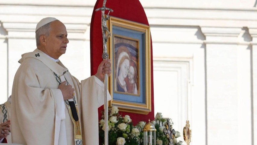Paus Leo XIV saat pengumuman 7 santo baru. (ig @pontifex)